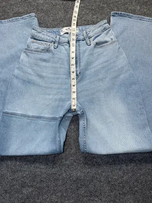 Hollister Curvy High-Rise Light Wash Patchwork Wide Leg Dad Jeans thumbnail 5