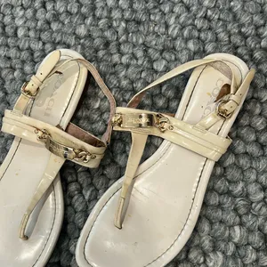 Coach White Leather Thong Sandal Size 39.5 thumbnail 9