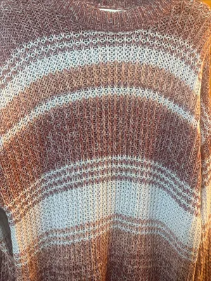 American Eagle Size Small Pink and Maroon Bohemian Style Sweater thumbnail 3