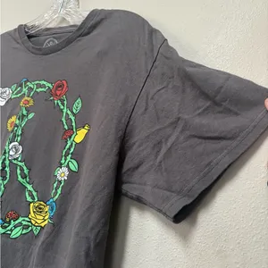Floral Peace Sign Mushroom Hippie Boho Graphic Tee Medium thumbnail 4