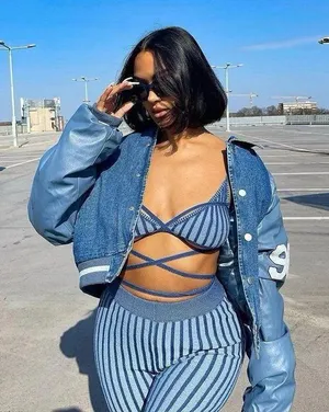 Women’s 2 Piece Bodycon Tracksuit Outfit Size Medium thumbnail 2
