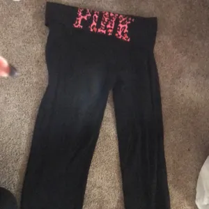 PINK - Victoria's Secret leopard yoga flare crop medi thumbnail 2