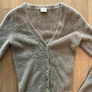 Abercrombie fuzzy button down sweater thumbnail 3