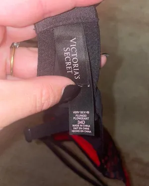 Victoria's Secret Bra thumbnail 3