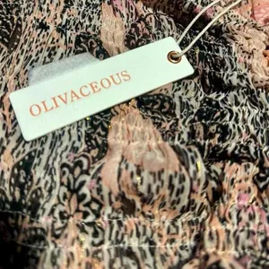 Olive & Oak Olivaceous Y2K Smocked & Tiered Stretch Crop Top with Tie‎ thumbnail 4
