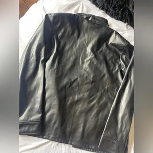 SheIn Black Faux Leather Jacket thumbnail 4