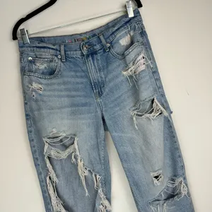 American Eagle Womens 90s Straight Pride Jeans Sz 10 Distressed Light Wash thumbnail 5
