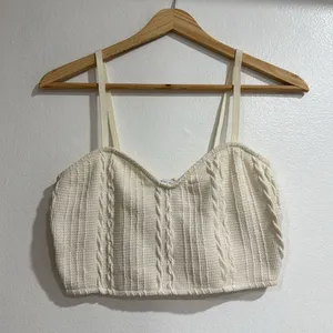 Zara Cream Ribbed  Crop Top EUC thumbnail 3