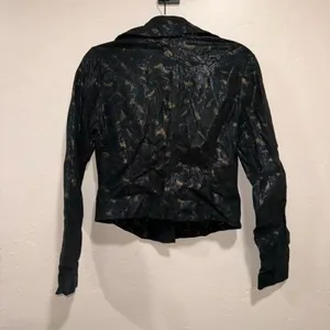 Rock & Republic Snake Prink Faux Leather Metallic Black & Gold Jacket Size Mediu thumbnail 4