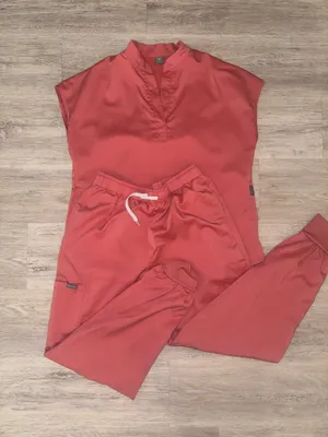 Amazon scrub set thumbnail 1