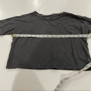 American Eagle Gray Short‎ Sleeve Cropped Tee Shirt Size XS thumbnail 5