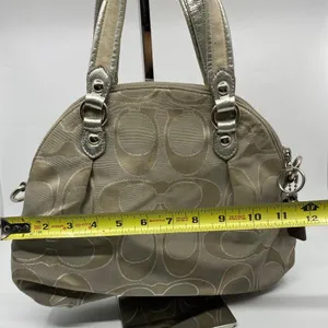 COACH M Size Tan Signatur Jacquard Fabric Handbag thumbnail 3