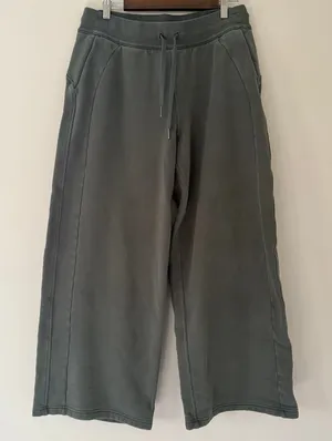 Lululemon Scuba Mid Rise Wide Leg Pant Full Length Green Women's‎ Size 10 thumbnail 1