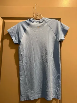 Lululemon Top  thumbnail 2