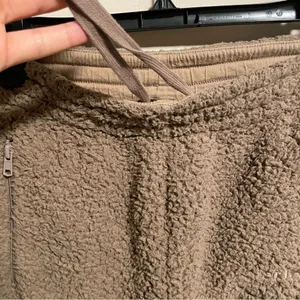 SKIMS Teddy Sherpa Wide Leg Lounge Track Pant- Size Small thumbnail 9