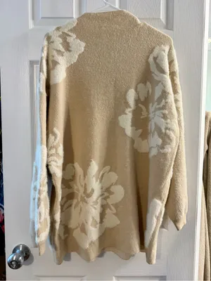 Anthropologie Beige Floral Crewneck Women’s Sweater Size M thumbnail 2