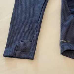Nike AeroReact Womens Running 1/4 Zip Pullover Navy Blue Small Thumbholes thumbnail 2