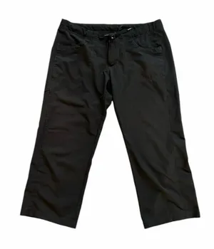 Patagonia Black Capri Pants thumbnail 1