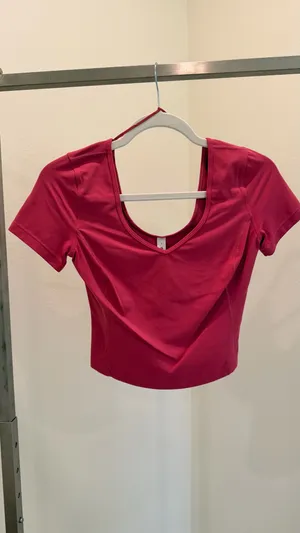 lululemon athletica Women’s Pink Cropped Scoop Neck Stretch Slim Tee Size 4 thumbnail 3