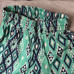 BOHO Wide Leg Palazzo‎ Pants Size S Green Geometric Smocked Waist Festival Flowy thumbnail 9