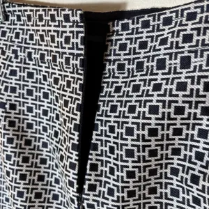 Banana Republic Geometric Print‎ Silk-Blend Pencil Skirt Size 4 thumbnail 5