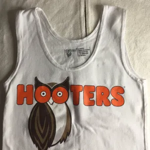 B36 #14 Hooters Girl Worn Tank Top White Size XSmall thumbnail 1