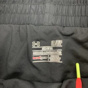 Under Armour Shorts Small Black Running Activewear Gym Sport thumbnail 4