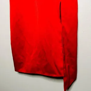 Elliatt Women's Red Satin V-Neckline Sleeveless Satin Midi Dress Size XS thumbnail 16