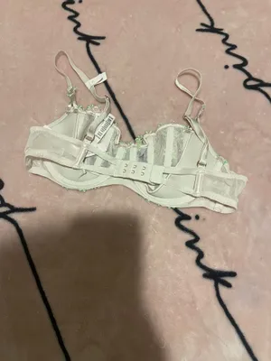 Secret Victoria's Bra thumbnail 2