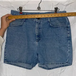 Riders By Lee Mom Shorts Blue Denim Women's Y2K Size 30 Medium Wash Distressed thumbnail 3