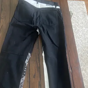 Revice Denim Jeans Women’s Size 26 Black White Bandana Patchwork jeans thumbnail 7