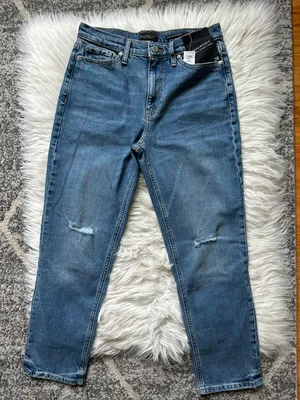 Banana Republic Distressed Ankle Straight Jeans thumbnail 4