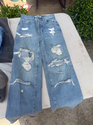 PacSun Ripped Mom Jeans thumbnail 1