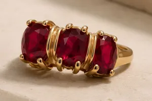 Vintage 3 Ruby tone Stone 18k Overlay HK stamped Ring | 7.5 17.7mm Gold thumbnail 1