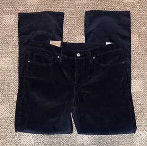 Levi’s Women’s 315 Shaping Bootcut Corduroy Jeans thumbnail 1