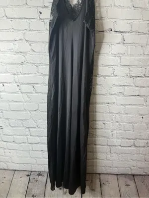 NWT the vintage twin Black Lace-Trim Slip Dress - Women's Intimates thumbnail 3