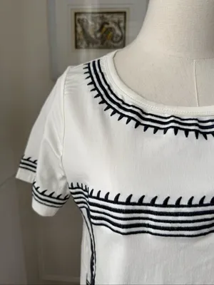 Mindy Mae’s Market & Ampersand White Navy Embroidered Top S M thumbnail 3