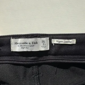 Abercrombie‎ Fitch Black Vegan Leather High Rise Relaxed Fit Pants Women's 26 thumbnail 3