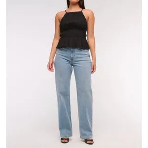 Abercrombie & Fitch Curve Love High Rise 90s Relaxed Jean in medium, size 23" thumbnail 2