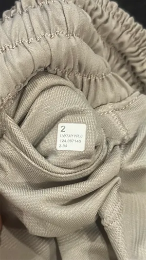 Lululemon Hotty Hot 2.5" High-Rise thumbnail 2