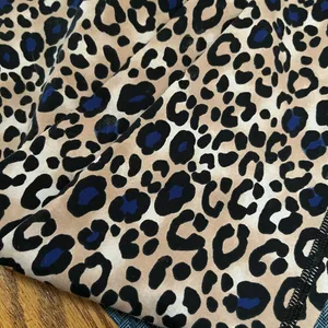 Victoria Sport Capri Leggings thumbnail 3