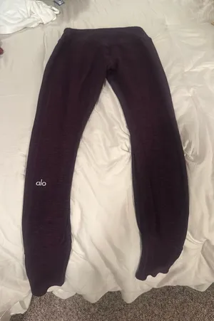 Alo Yoga Leggings thumbnail 1