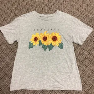 Awake Sunshine Sunflowers Raw Rolled Edge Gray Tee * Medium thumbnail 1
