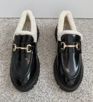 Steve Madden Lando-F Black Leather Loafer with Faux Fur Lining thumbnail 1