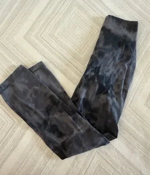 Lululemon Women’s Size 0 Gray Black Tie Dye Splatter High Rise Leggings thumbnail 1