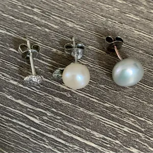 925 Sterling Cultured Pearl Single Stud Set Gorjana Carmel Hammered Gray Cream thumbnail 2