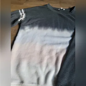 American Eagle Ombré Crewneck Size Medium thumbnail 2