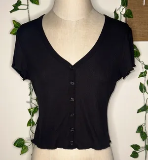 Rue 21 Black Scalloped Trim Button Down Short Sleeve Shirt thumbnail 1