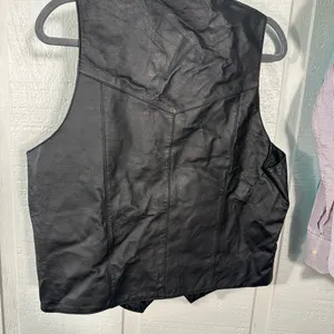 Vintage Wilda Black Genuine Leather Vest Motorcycle Riding Vest Size M EUC thumbnail 10