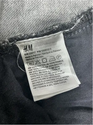 Womans H&M Baggy Loose Fit black Acid Wash Straight Denim Jeans 26 plus size thumbnail 5